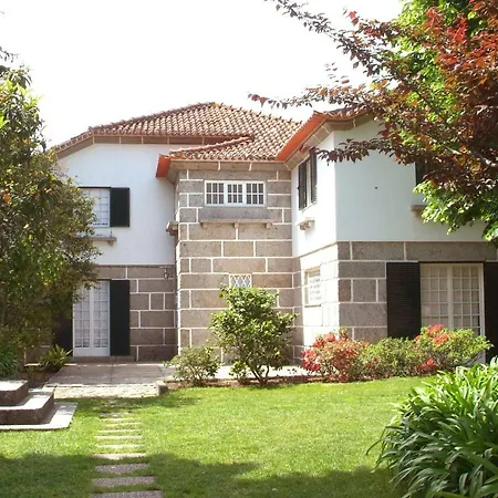Quinta Das Vessadas * قلعة بايفا